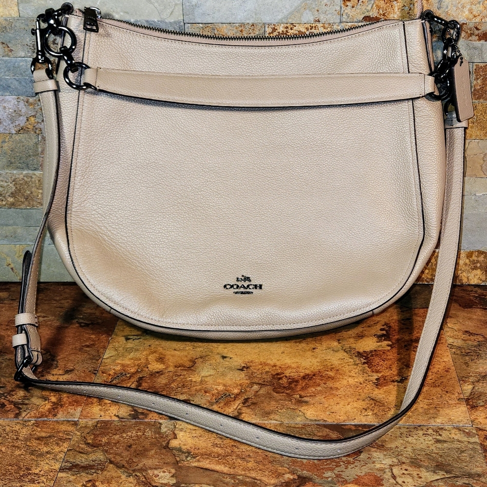 Tan Leather Chelsea Coach Purse • Comes With Detacheable Straps •